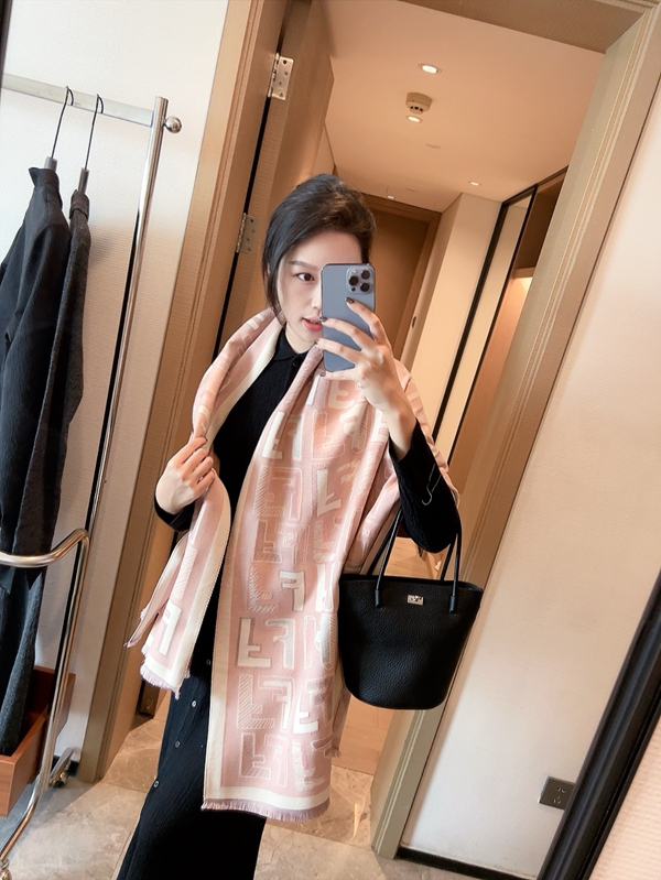 ブランドマフラー正面デザイン